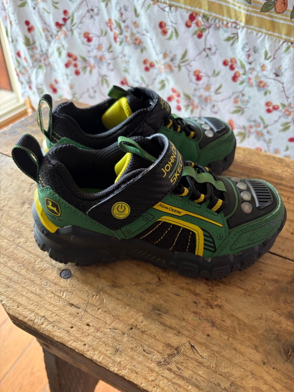 Skechers Kids' Green and Black Light-Up Sneakers with Yellow Accents